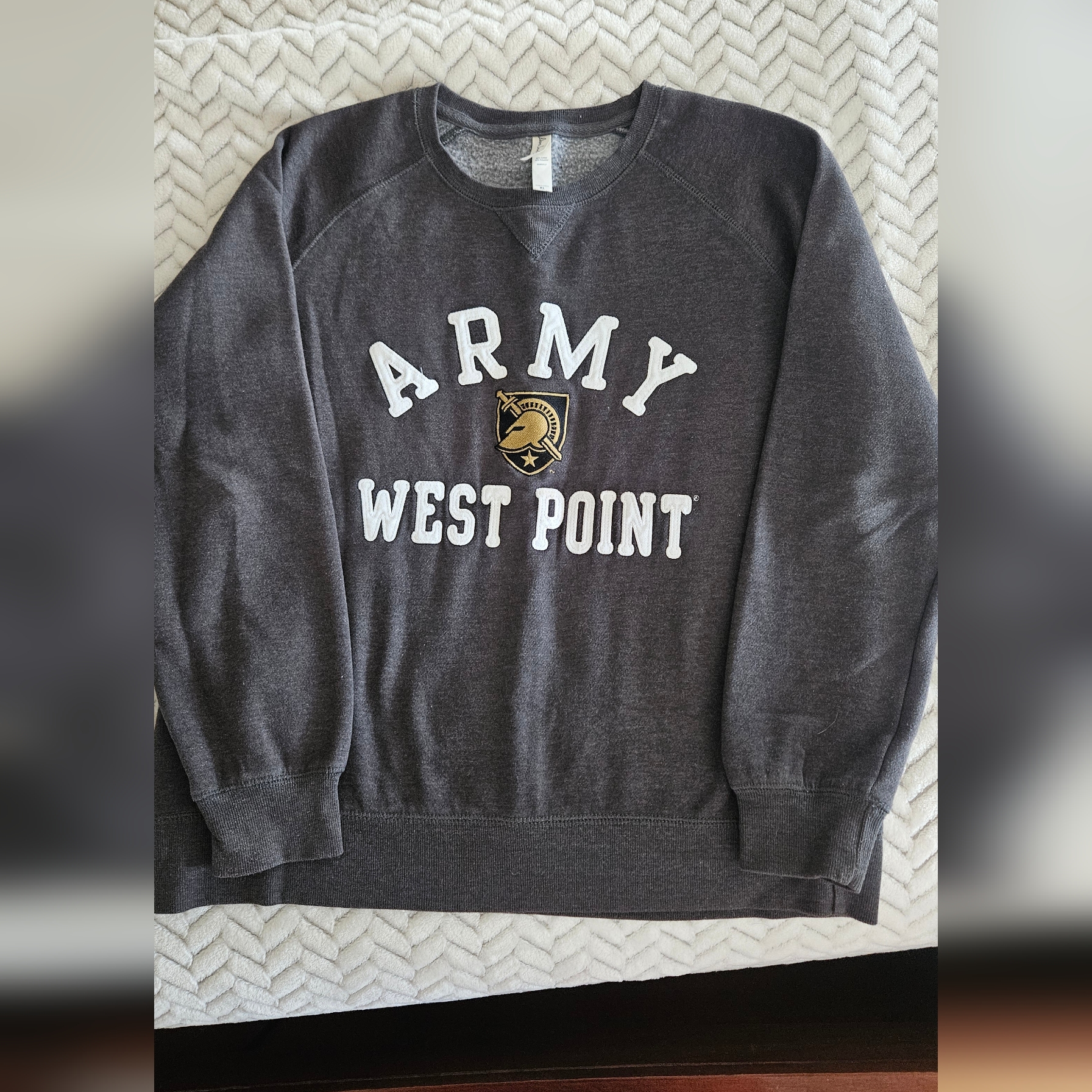 Oura Gray Crewneck Sweater Oura Gray Crewneck Sweater